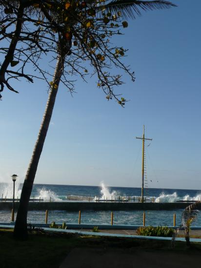 Assauts de la mer sur la terrasse de mon hôtel