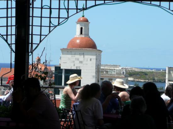 Vue de la terrasse du bar "Hemingway