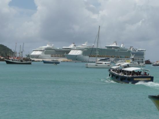 Retour du flot de touristes à bord des paquebots