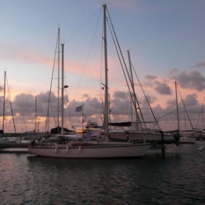 Caramel à quai à la marina Fort-Louis de Saint Martin (Antilles)